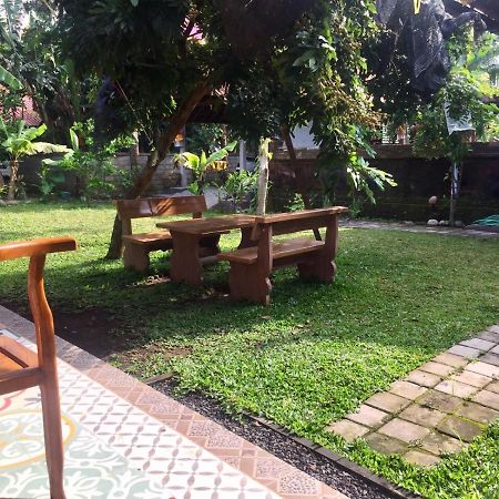 Raditya Homestay Mambat Exteriör bild