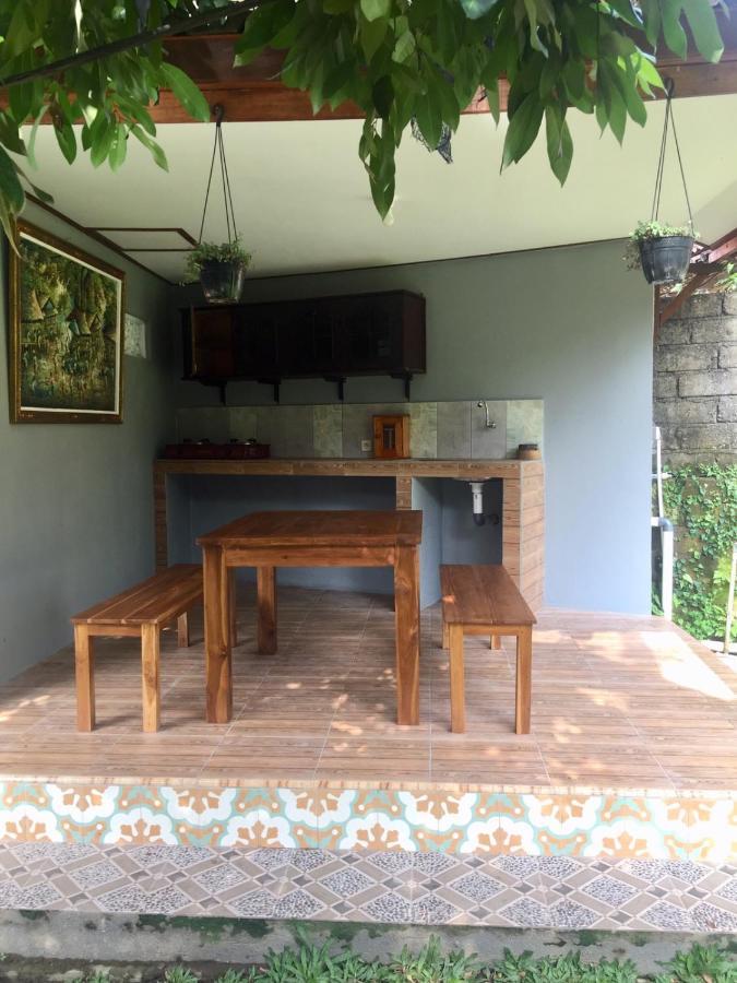 Raditya Homestay Mambat Exteriör bild