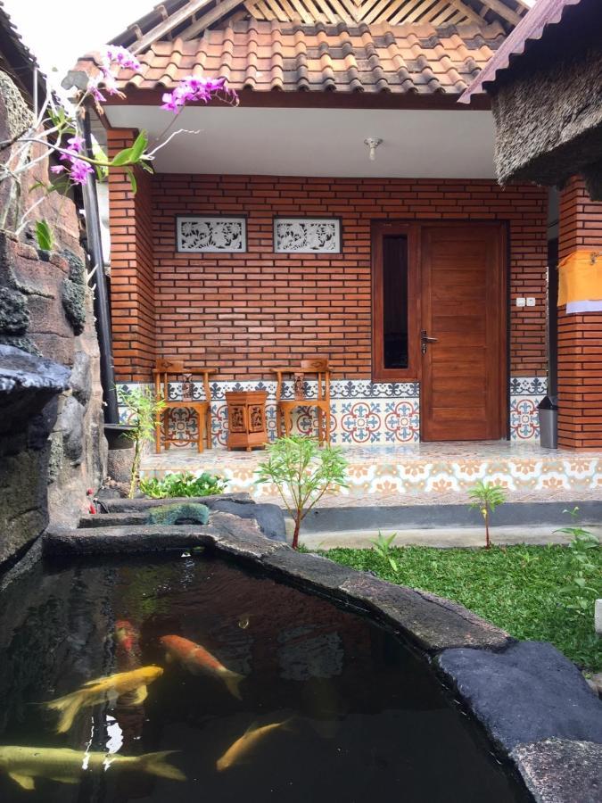 Raditya Homestay Mambat Exteriör bild