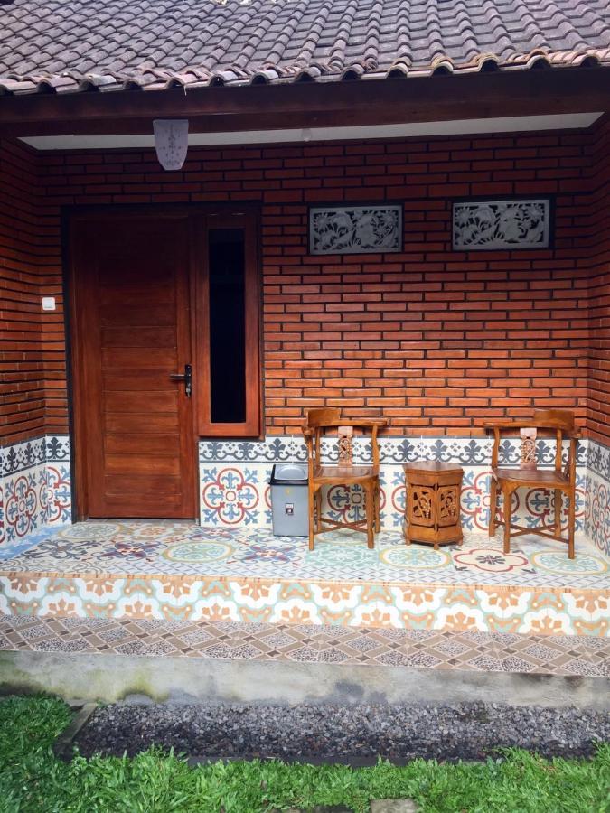 Raditya Homestay Mambat Exteriör bild