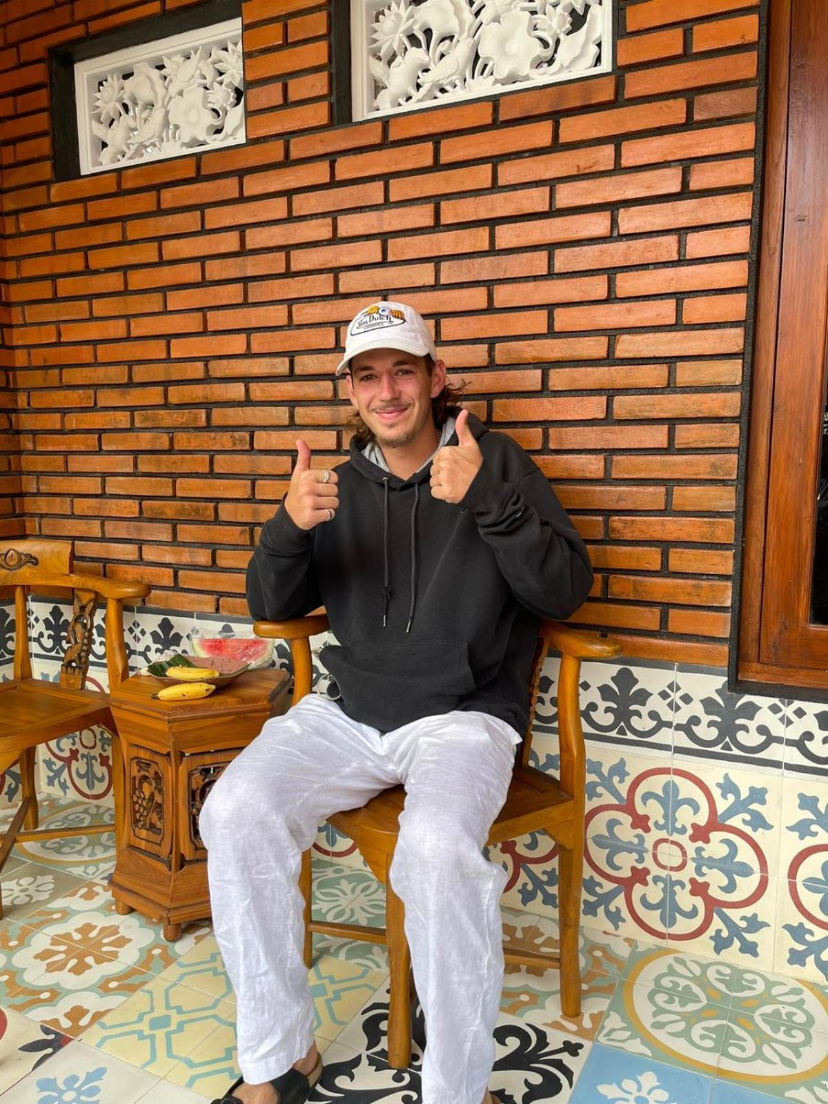 Raditya Homestay Mambat Exteriör bild