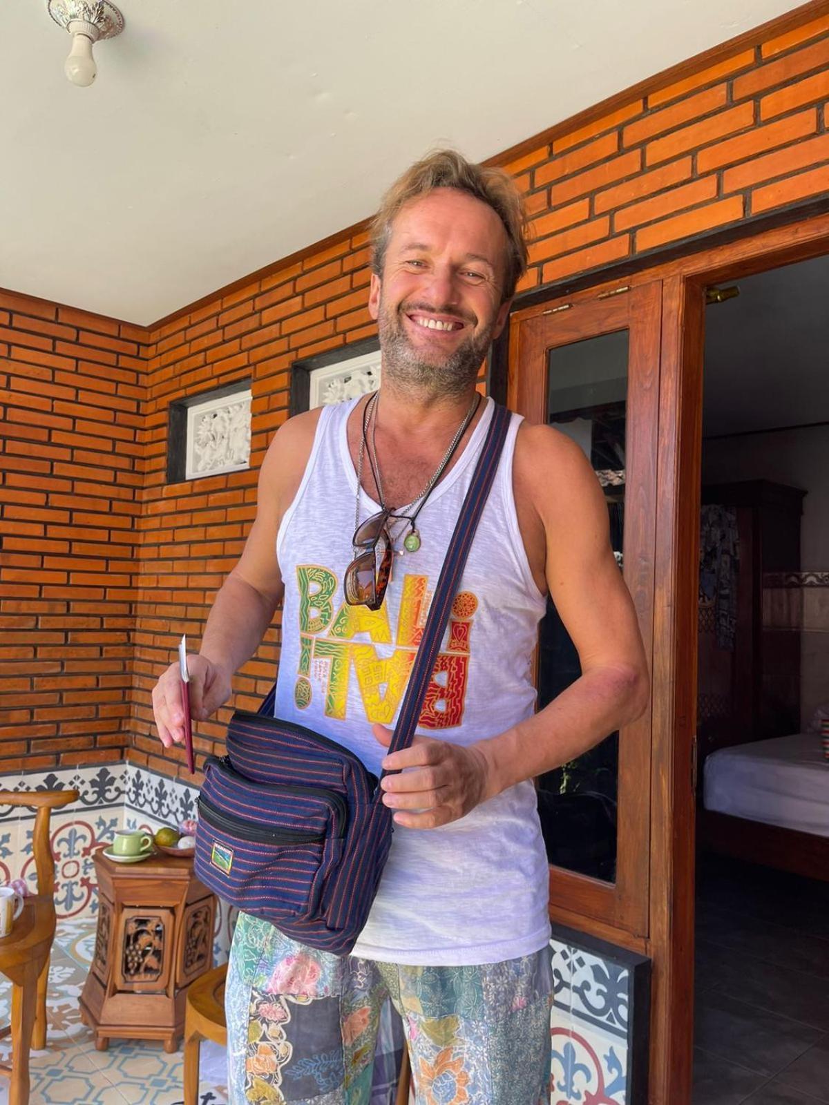 Raditya Homestay Mambat Exteriör bild