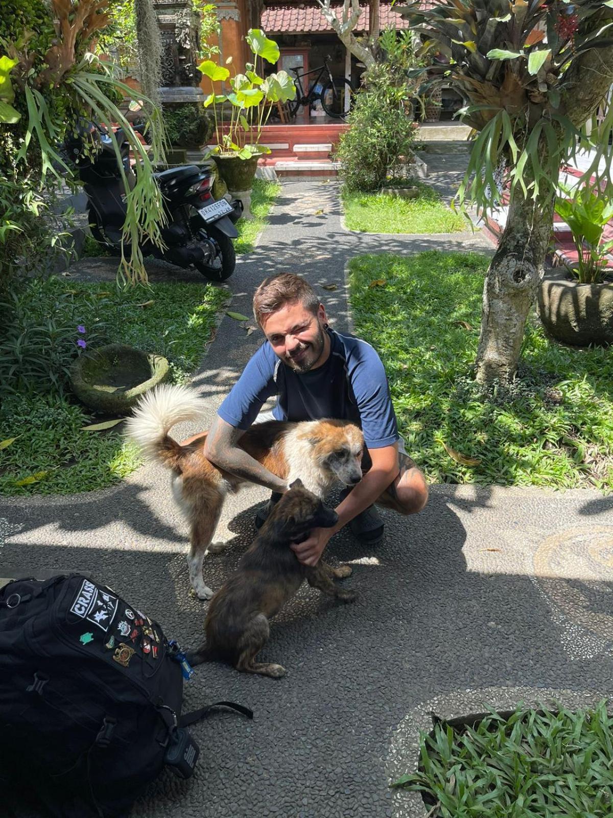 Raditya Homestay Mambat Exteriör bild